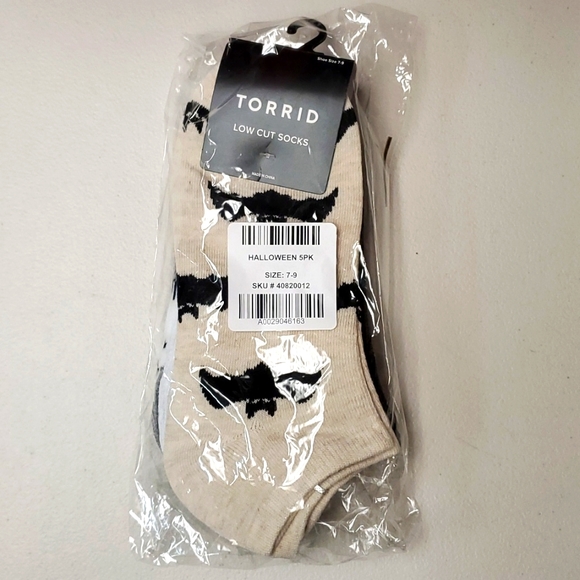 ❤️NWT TORRID WIDE WITH 5 PAIRS HALLOWEEN SHORTIE SOCKS - SKULLS BATS GHOSTS - Picture 8 of 10